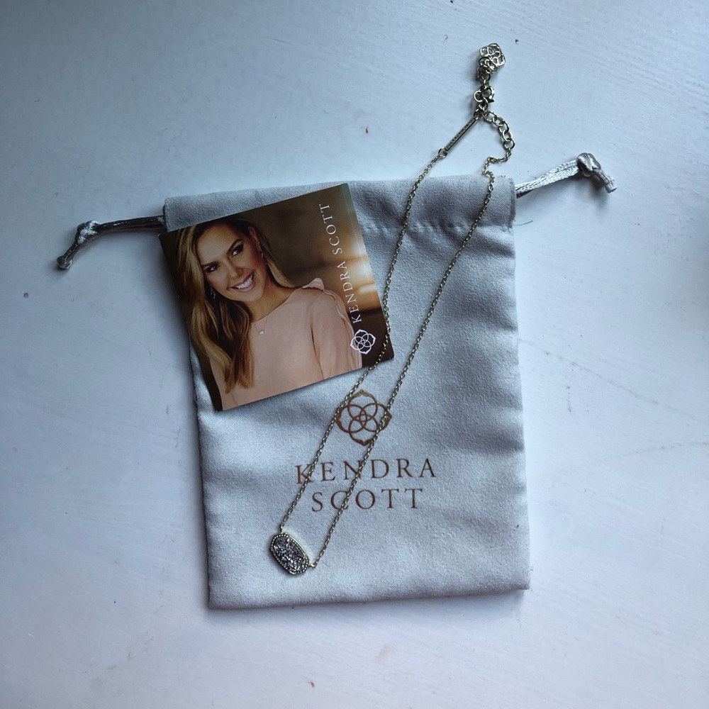 Kendra Scott necklace